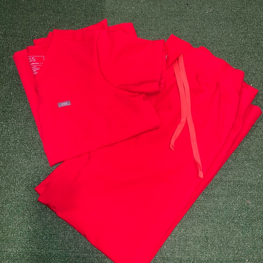 Figs Vivid Red Scrub Set